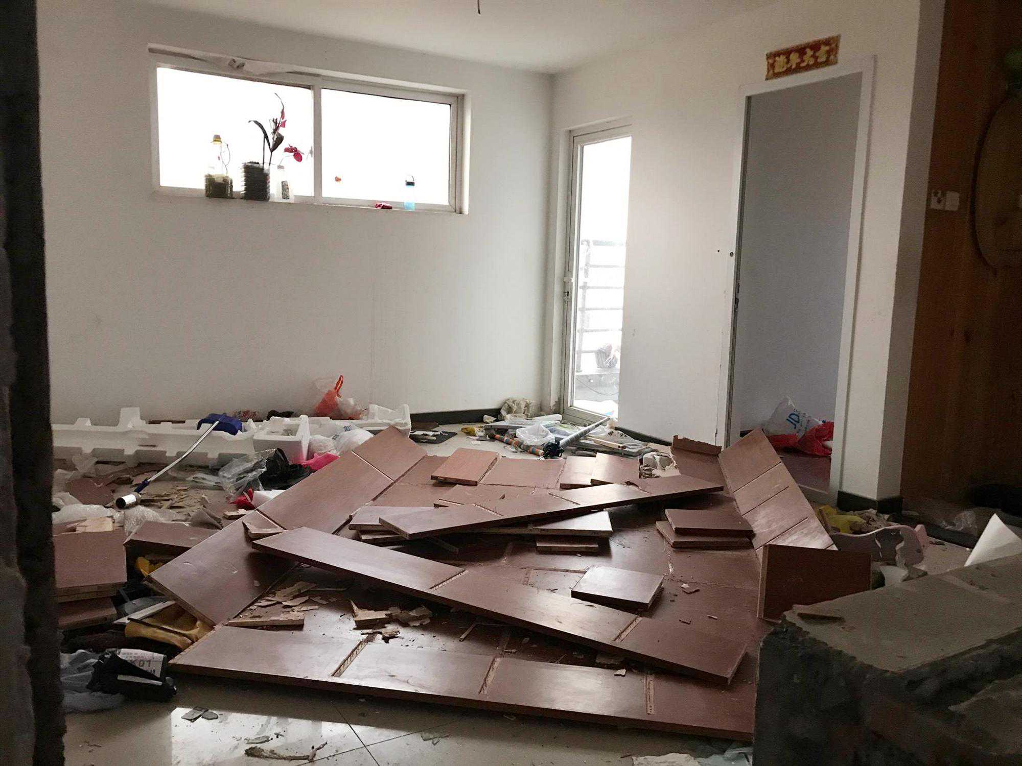 老房翻新，墙顶地用不用全部拆除？应该怎么处理？