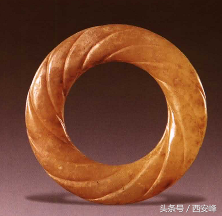 宝鸡出土春秋陶纹玉環欣赏