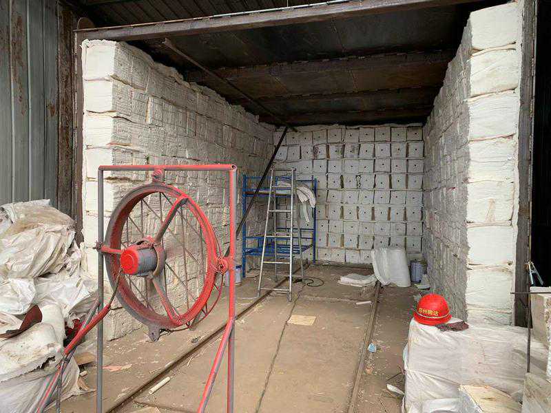 加热炉耐火内衬纤维模块安装