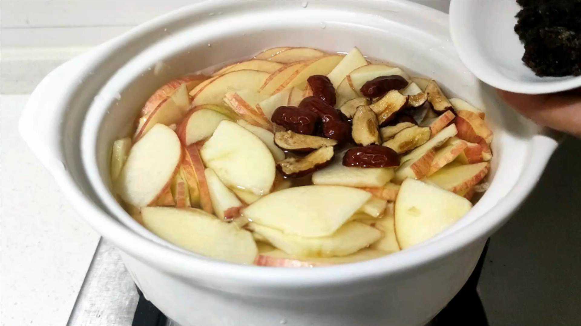 冬天常喝苹果汤，“刮油汤”，皮肤光滑暖心暖胃，大肚腩都不见了