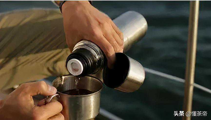 保温杯泡茶会危害人体健康？其实是危言耸听