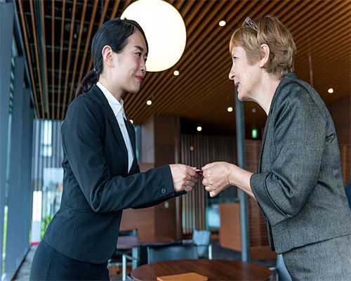 天气寒冷 喝碗暖呼呼的黑糖养生地瓜汤暖暖身子